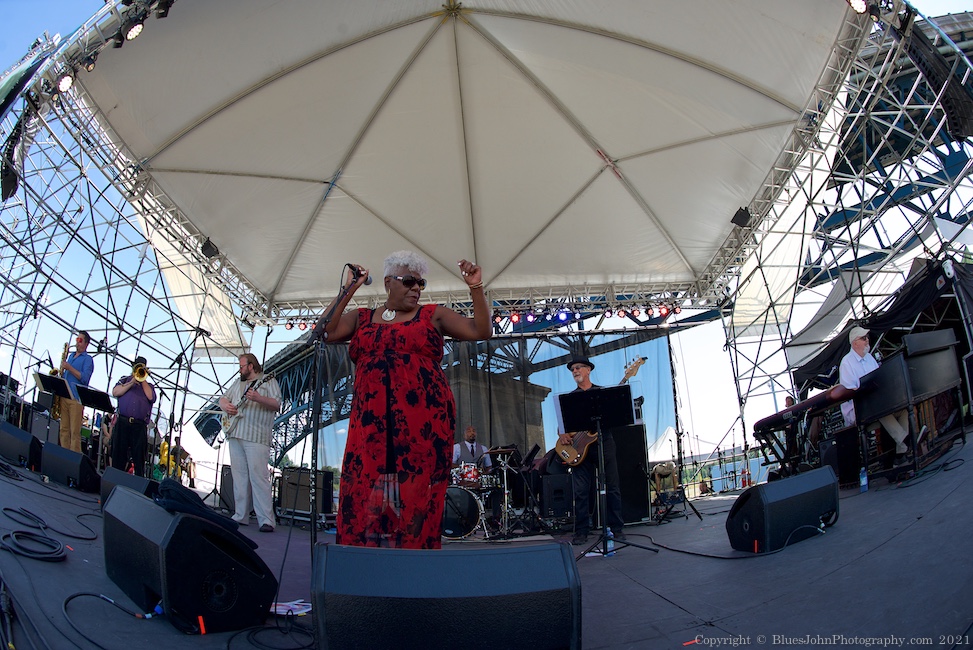 The Lot at Zidell Yards, Waterfront Blues Festival, photo by John Alcala