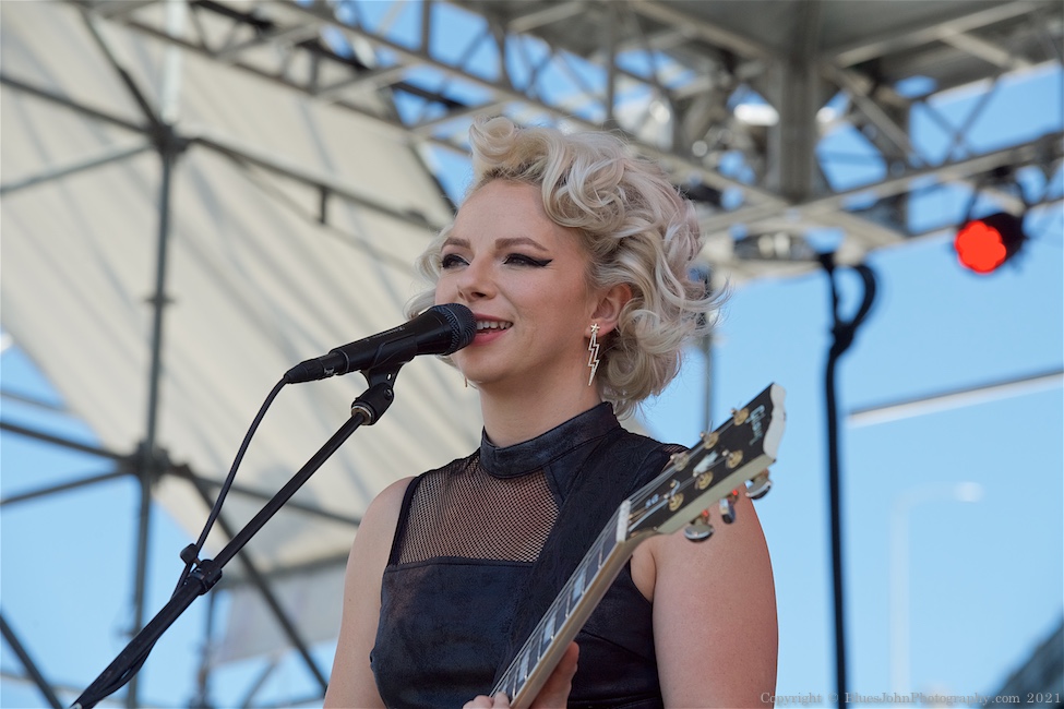 Samantha Fish, The Lot at Zidell Yards, Waterfront Blues Festival, photo by John Alcala
