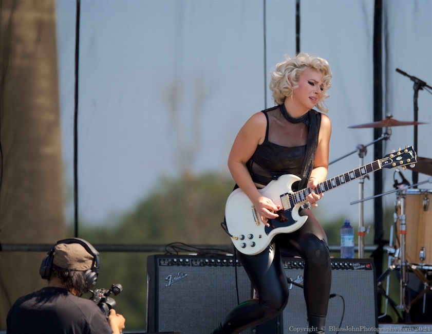 Samantha Fish, The Lot at Zidell Yards, Waterfront Blues Festival, photo by John Alcala
