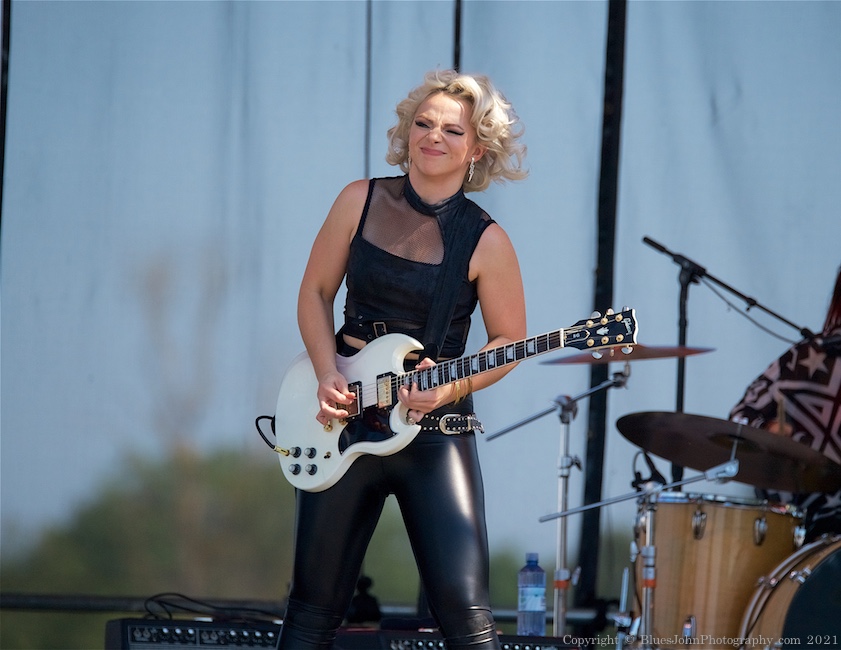 Samantha Fish, The Lot at Zidell Yards, Waterfront Blues Festival, photo by John Alcala