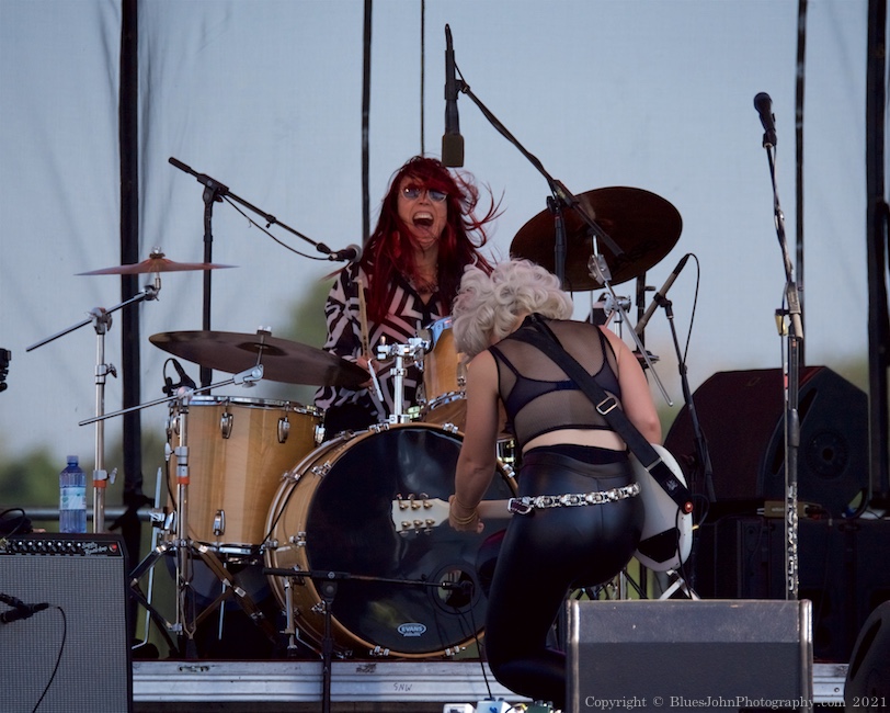 Samantha Fish, The Lot at Zidell Yards, Waterfront Blues Festival, photo by John Alcala