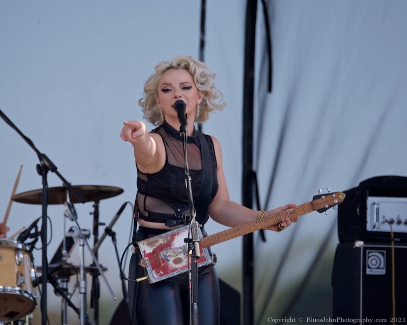 Samantha Fish, The Lot at Zidell Yards, Waterfront Blues Festival, photo by John Alcala