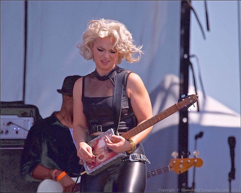Samantha Fish, The Lot at Zidell Yards, Waterfront Blues Festival, photo by John Alcala