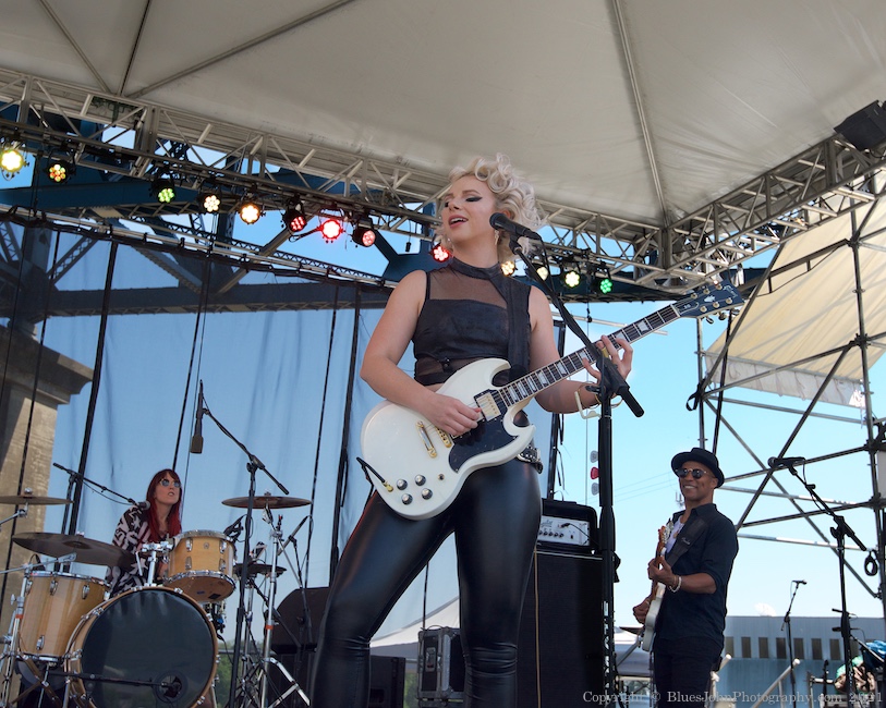 Samantha Fish, The Lot at Zidell Yards, Waterfront Blues Festival, photo by John Alcala