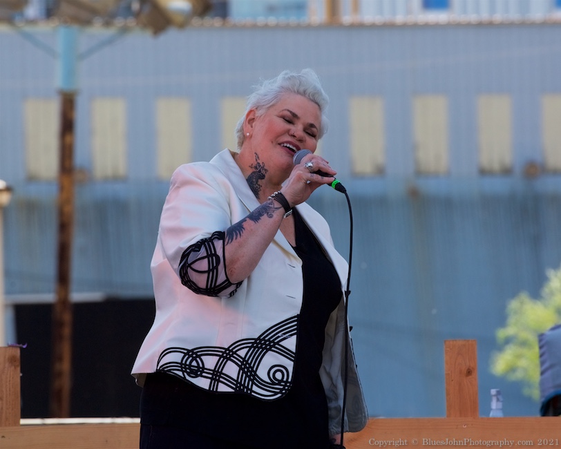 Karen Lovely, The Lot at Zidell Yards, Waterfront Blues Festival, photo by John Alcala
