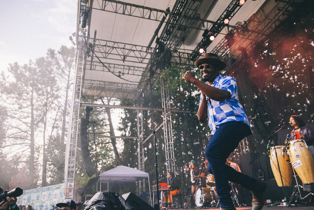 Durand Jones & The Indications, Edgefield Amphitheater, photo by Blake Sourisseau
