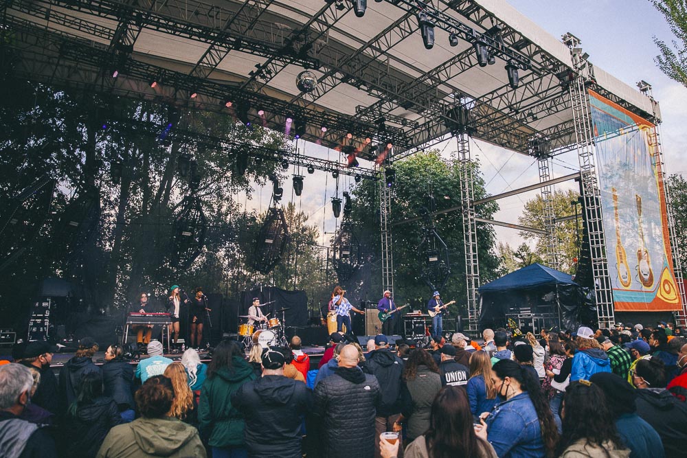Durand Jones & The Indications, Edgefield Amphitheater, photo by Blake Sourisseau