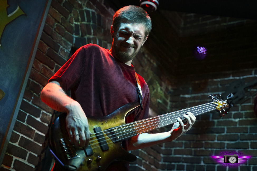 The Weird Kids, White Eagle Saloon, photo by Joshua Hathaway