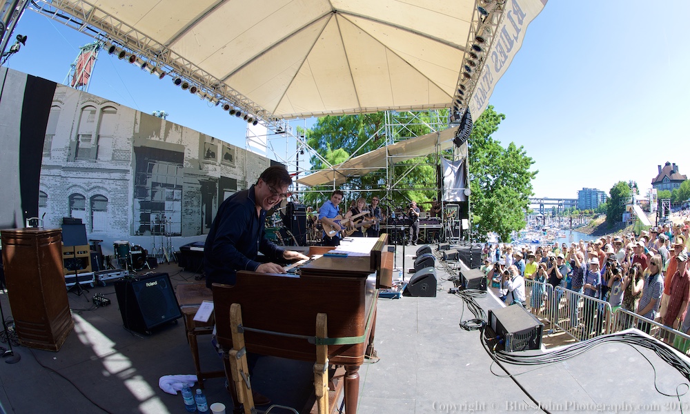 Lisa Mann, Waterfront Blues Festival, Tom McCall Waterfront Park, photo by John Alcala