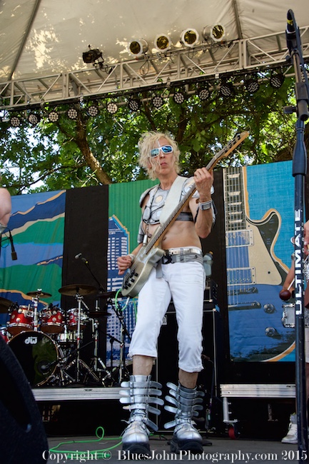 LoveBomb Go-Go, Waterfront Blues Festival, Tom McCall Waterfront Park, photo by John Alcala