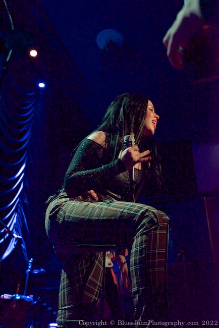 Kelsy Karter, Mission Theater, photo by John Alcala