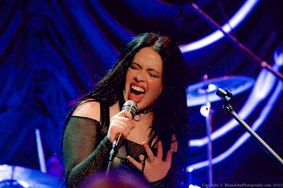 Kelsy Karter, Mission Theater, photo by John Alcala