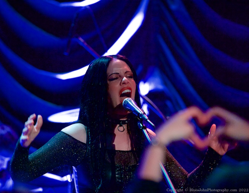 Kelsy Karter, Mission Theater, photo by John Alcala