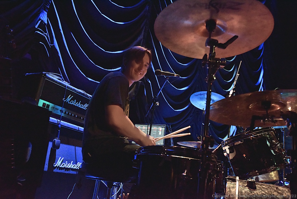 Animal Sun, Mission Theater, photo by John Alcala