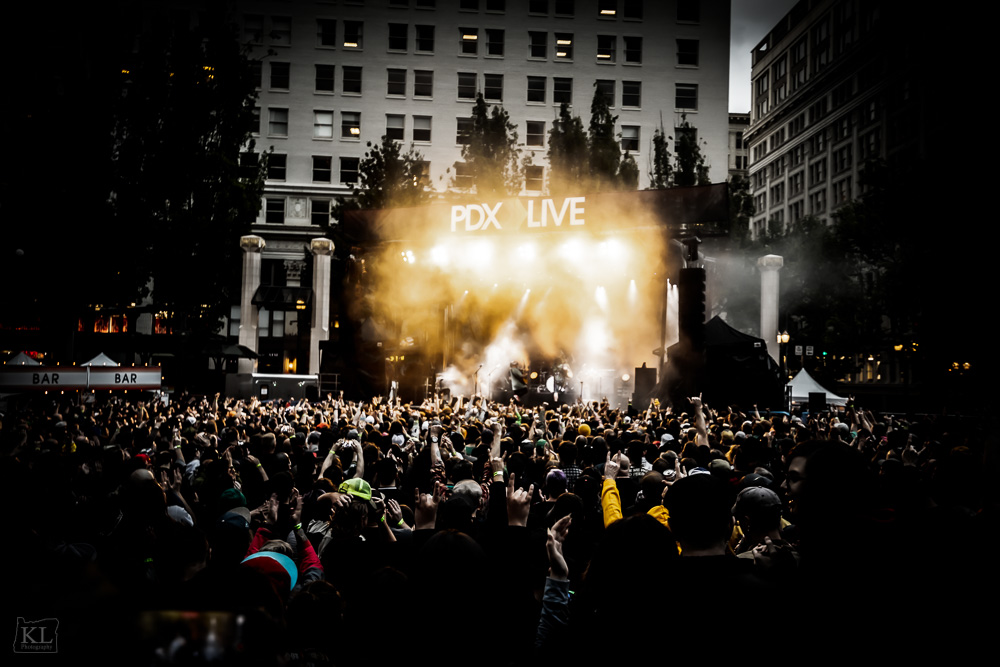 Tenacious D, Pioneer Courthouse Square, photo by Kris Luke