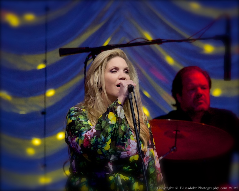 Robert Plant, Alison Krauss, Edgefield Amphitheater, photo by John Alcala