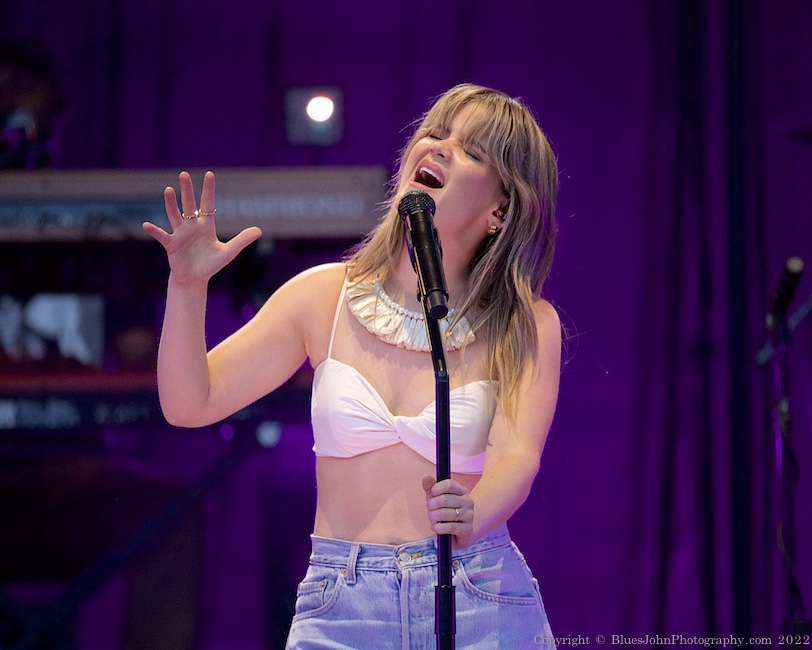 Maren Morris, Edgefield Amphitheater, photo by John Alcala