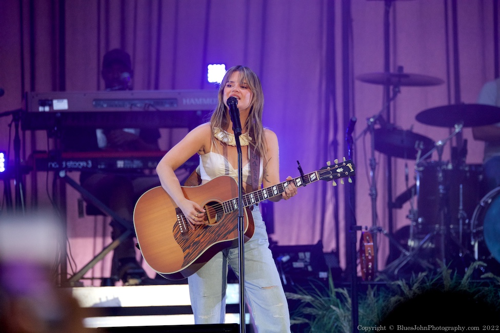 Maren Morris, Edgefield Amphitheater, photo by John Alcala