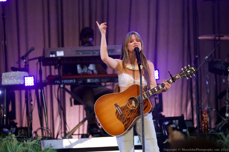 Maren Morris, Edgefield Amphitheater, photo by John Alcala
