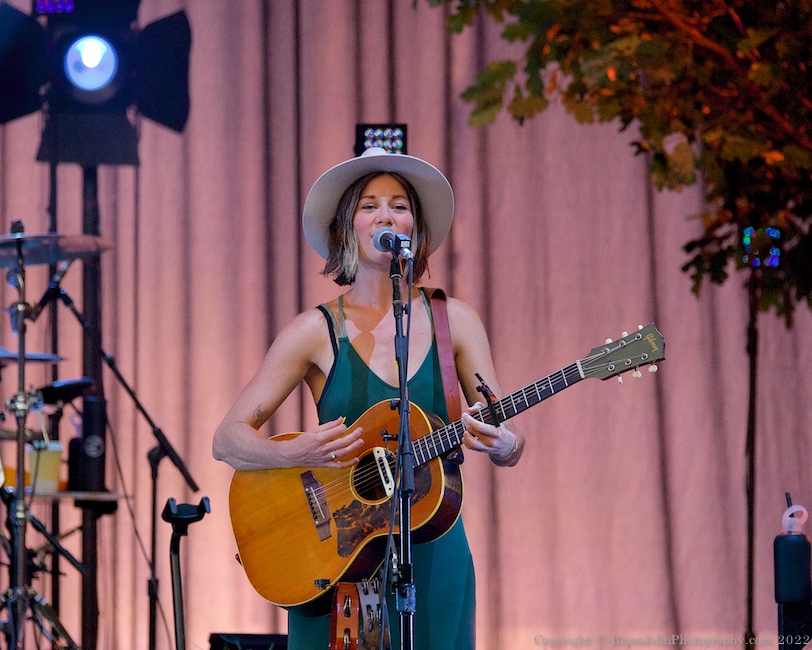 Maren Morris, Edgefield Amphitheater, photo by John Alcala