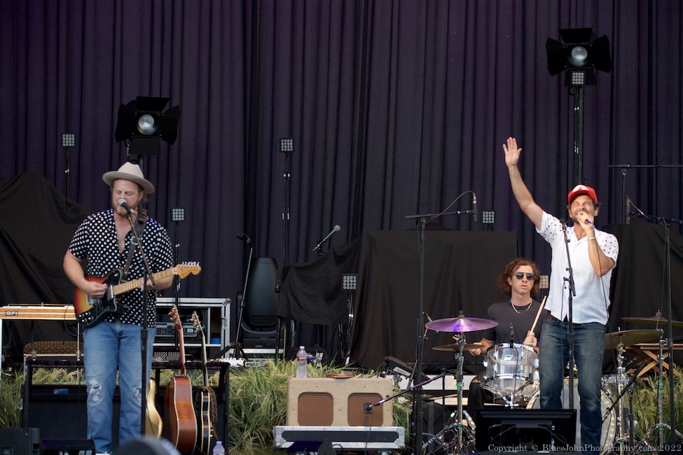 The Lone Bellow, Edgefield Amphitheater, photo by John Alcala