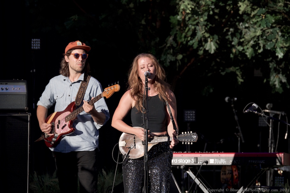 The Lone Bellow, Edgefield Amphitheater, photo by John Alcala