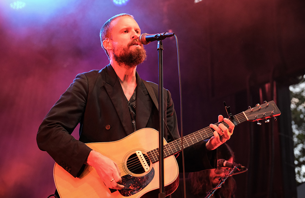 Father John Misty, Pioneer Courthouse Square, photo by Joe Duquette