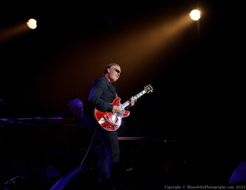 Joe Bonamassa, Arlene Schnitzer Concert Hall, photo by John Alcala