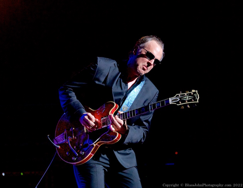 Joe Bonamassa, Arlene Schnitzer Concert Hall, photo by John Alcala