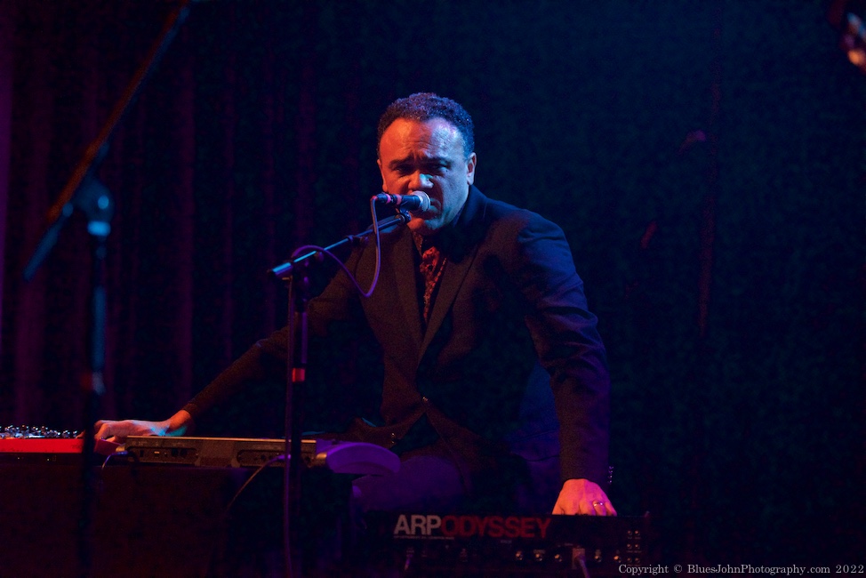 Greyhounds, Crystal Ballroom, photo by John Alcala