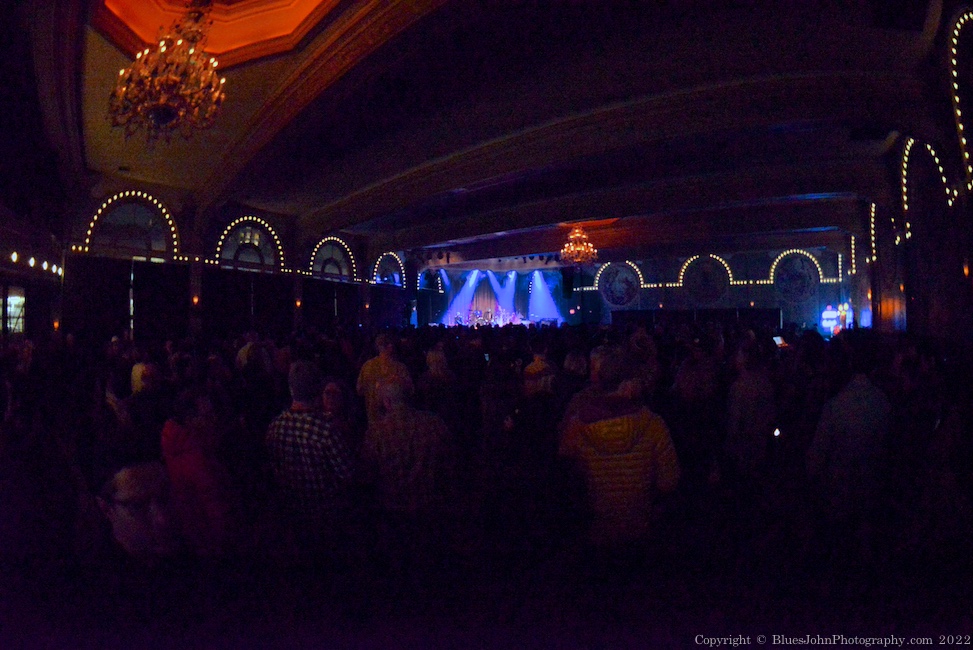 Greyhounds, Crystal Ballroom, photo by John Alcala