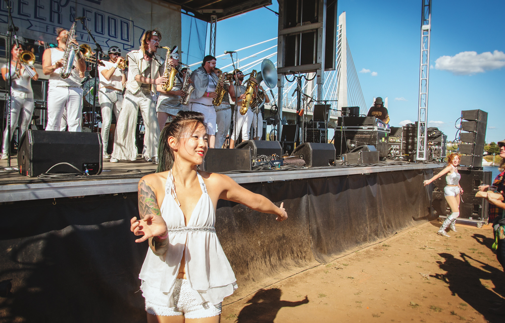 LoveBomb Go-Go, Vegan Beer & Food Festival, Zidell Yards, photo by Autumn Andel