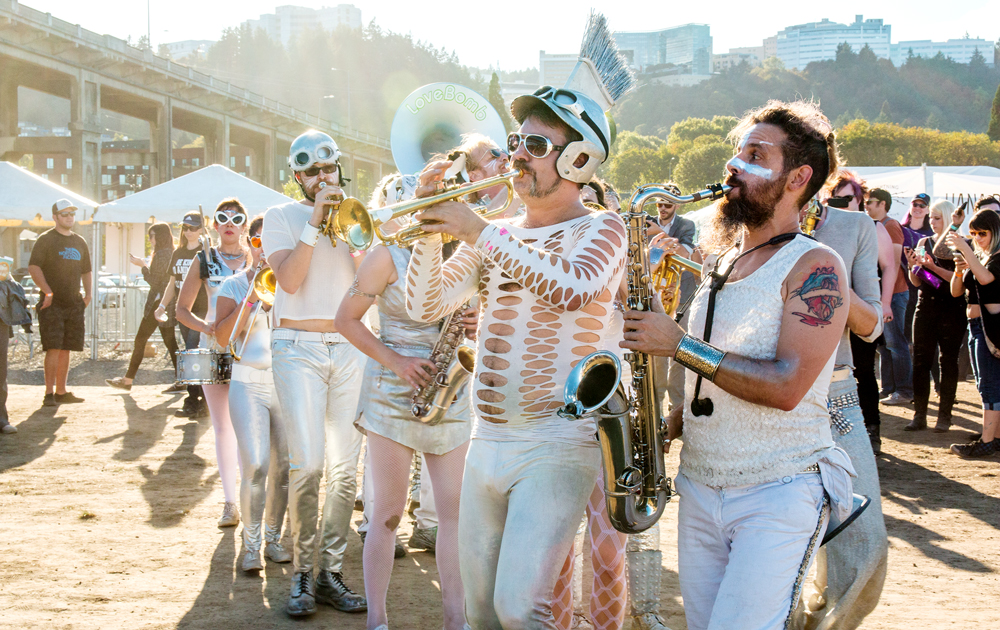 LoveBomb Go-Go, Vegan Beer & Food Festival, Zidell Yards, photo by Autumn Andel