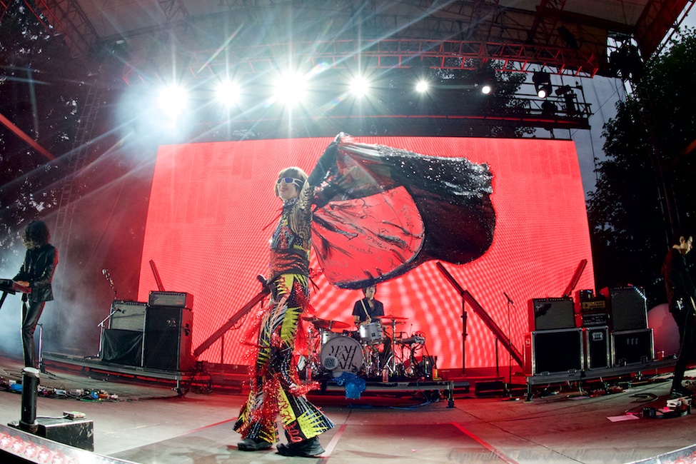 Yeah Yeah Yeahs, Edgefield Amphitheater, photo by John Alcala