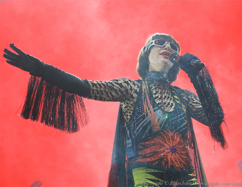 Yeah Yeah Yeahs, Edgefield Amphitheater, photo by John Alcala