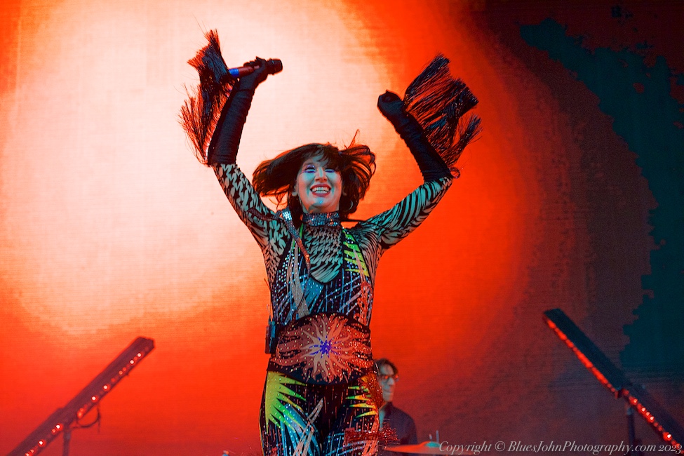 Yeah Yeah Yeahs, Edgefield Amphitheater, photo by John Alcala