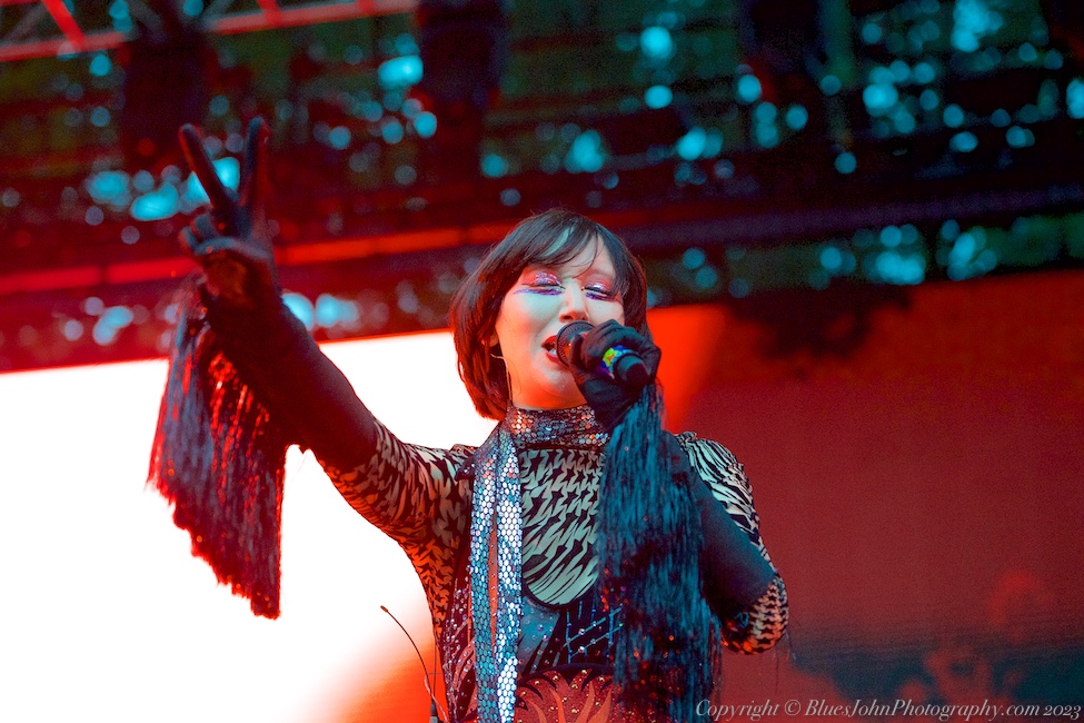 Yeah Yeah Yeahs, Edgefield Amphitheater, photo by John Alcala