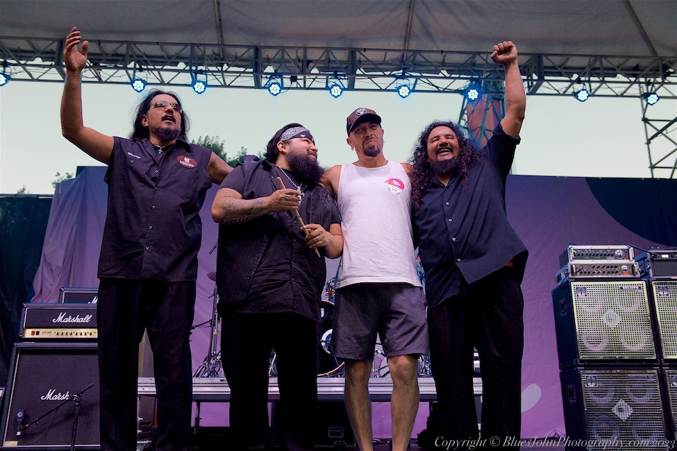 Los Lonely Boys, Tom McCall Waterfront Park, photo by John Alcala