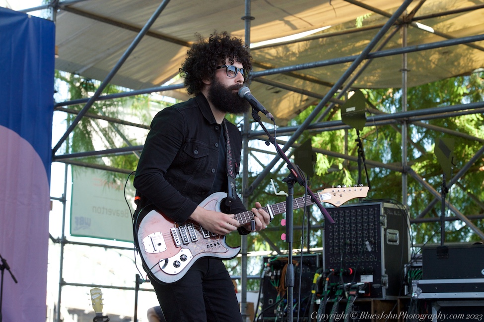 Los Lonely Boys, Tom McCall Waterfront Park, photo by John Alcala