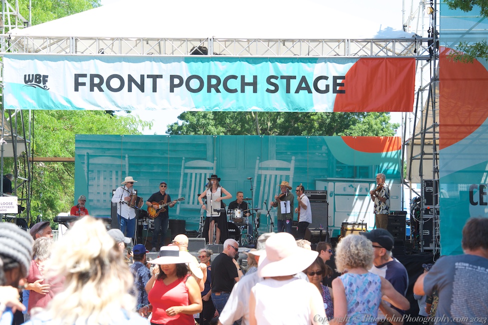 Tom McCall Waterfront Park, photo by John Alcala