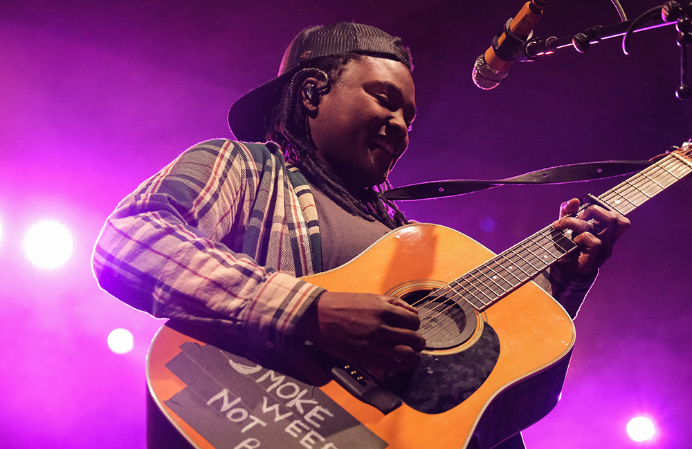 Joy Oladokun, Crystal Ballroom, photo by Joe Duquette