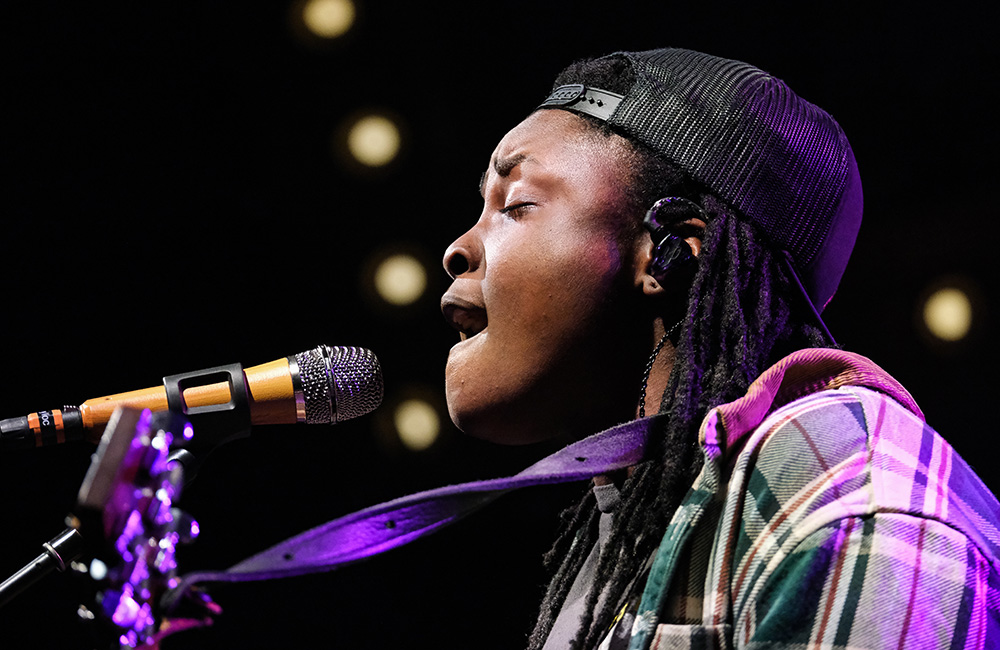 Joy Oladokun, Crystal Ballroom, photo by Joe Duquette