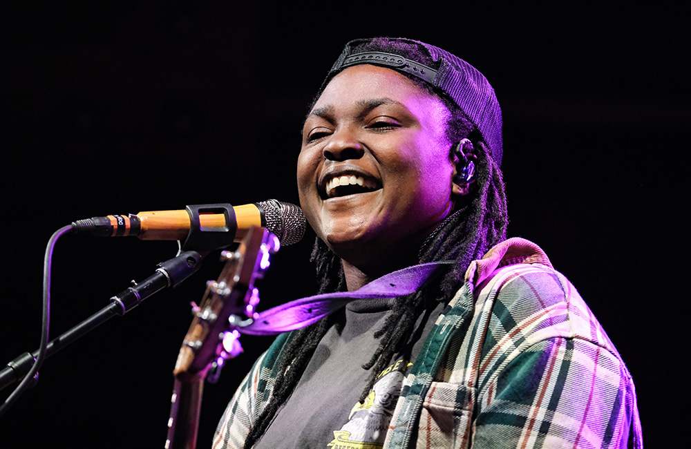 Joy Oladokun, Crystal Ballroom, photo by Joe Duquette