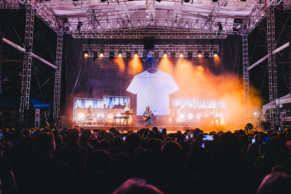 Faye Webster, Edgefield Amphitheater, photo by Blake Sourisseau