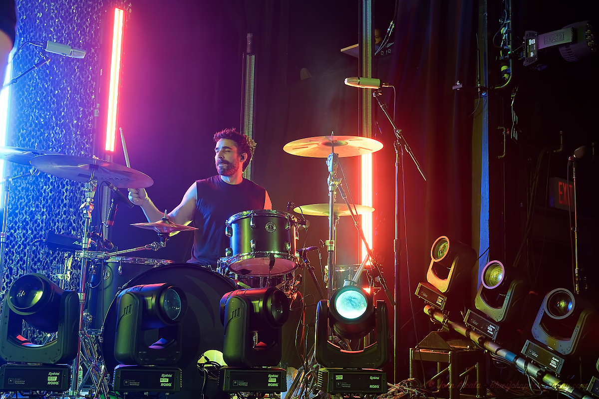 Lights, Wonder Ballroom, photo by John Alcala