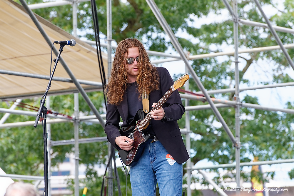 Timothy James, Tom McCall Waterfront Park, photo by John Alcala