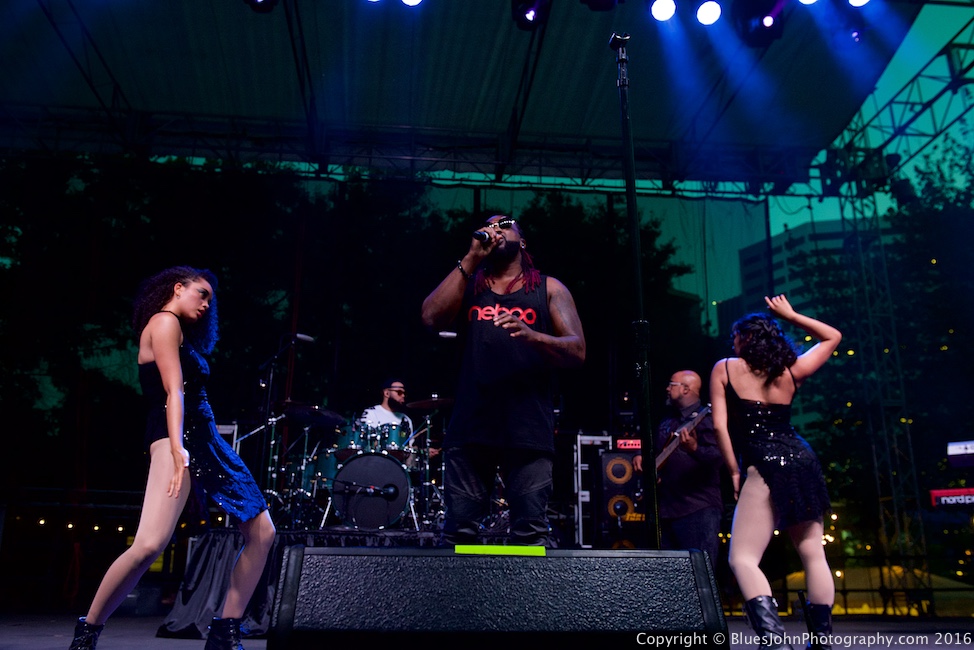 Nehemiah Booker, Tom McCall Waterfront Park, photo by John Alcala