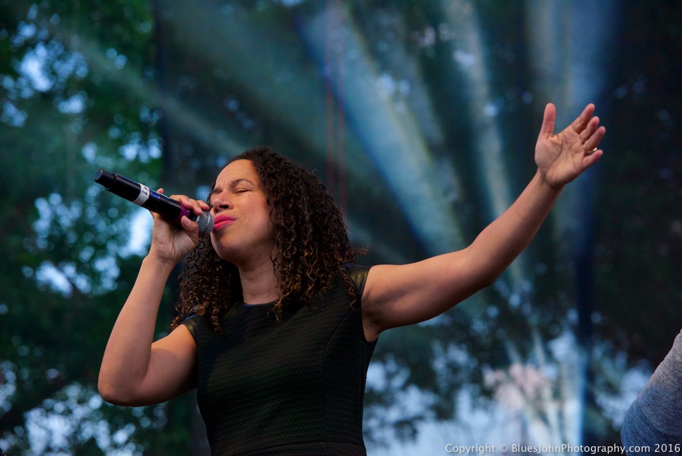 The Brown Sisters, Tom McCall Waterfront Park, photo by John Alcala