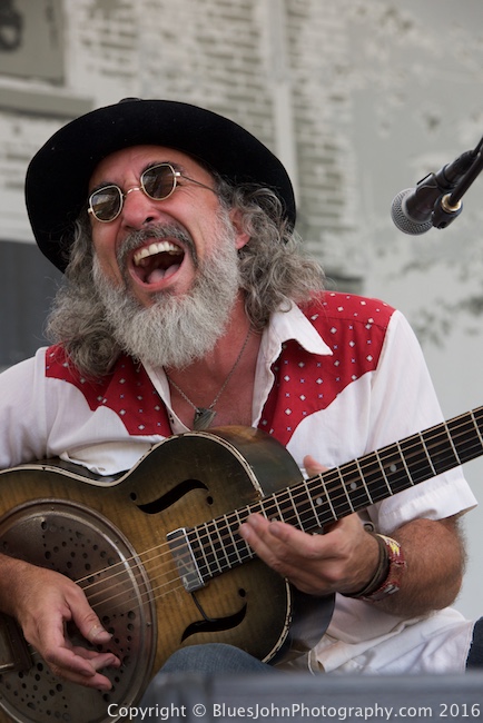 Waterfront Blues Festival, Tom McCall Waterfront Park, photo by John Alcala