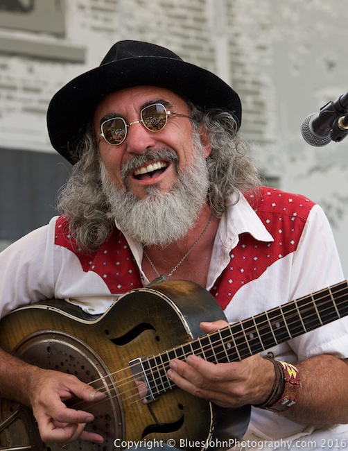 Waterfront Blues Festival, Tom McCall Waterfront Park, photo by John Alcala